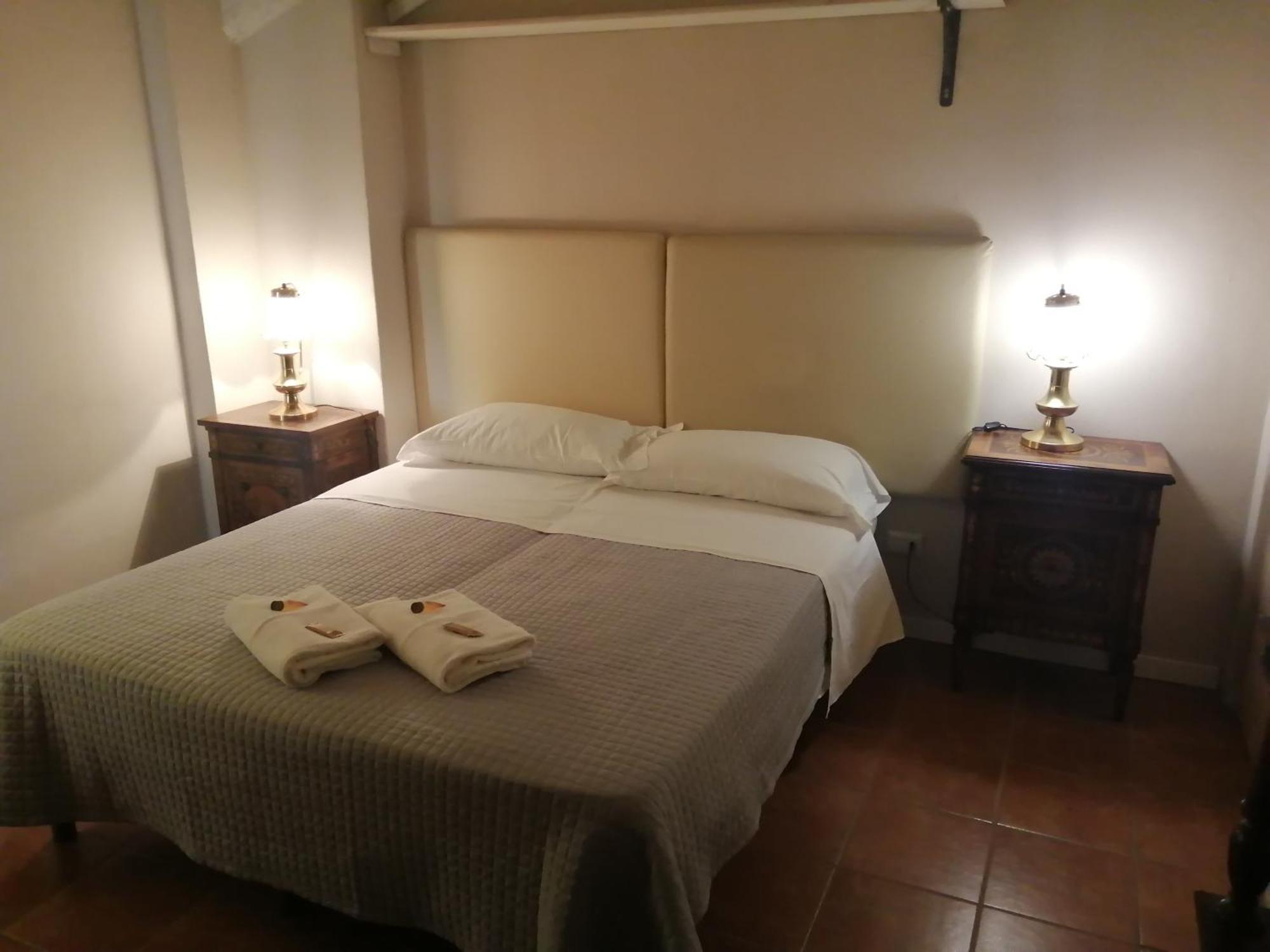 Cascina La Castagnara Acomodação com café da manhã Oriolo  Quarto foto